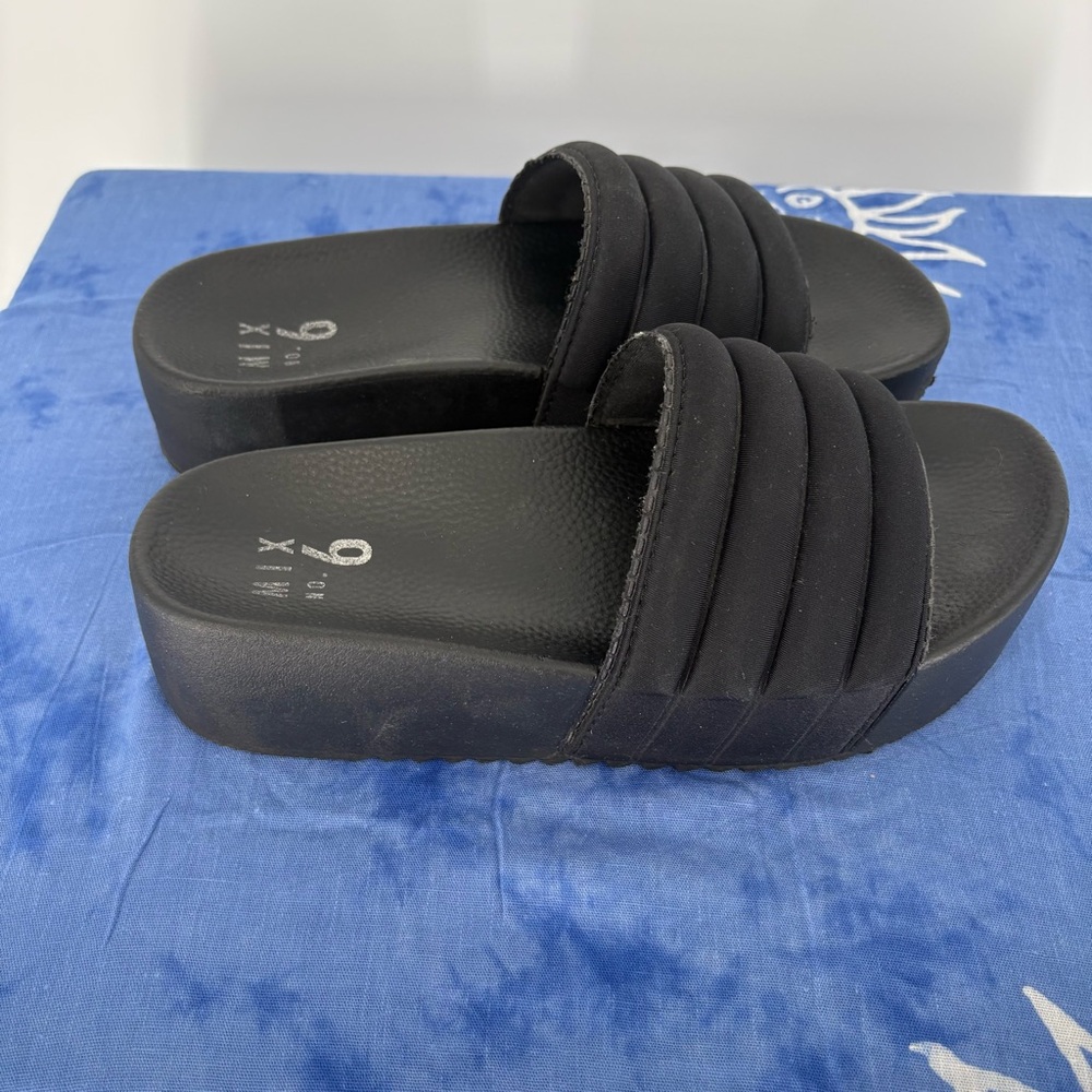 Mix No 6 Women's Black Slide Sandals. Size 8